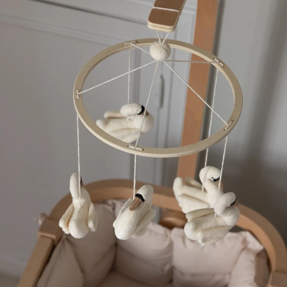 Sebra babymobil med svaner