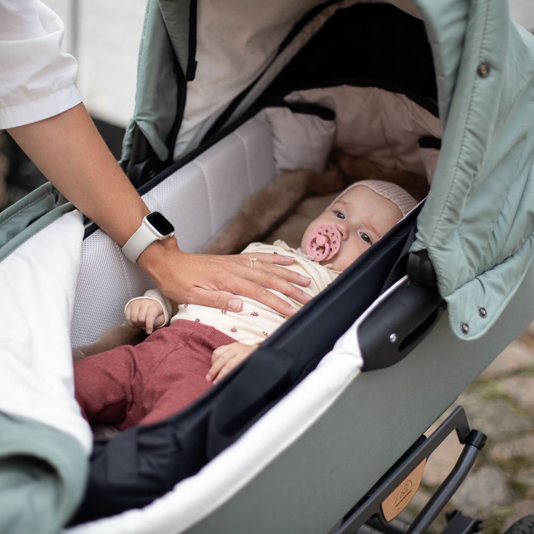 EasyGrow babynest/myk bæresele Favn Svart