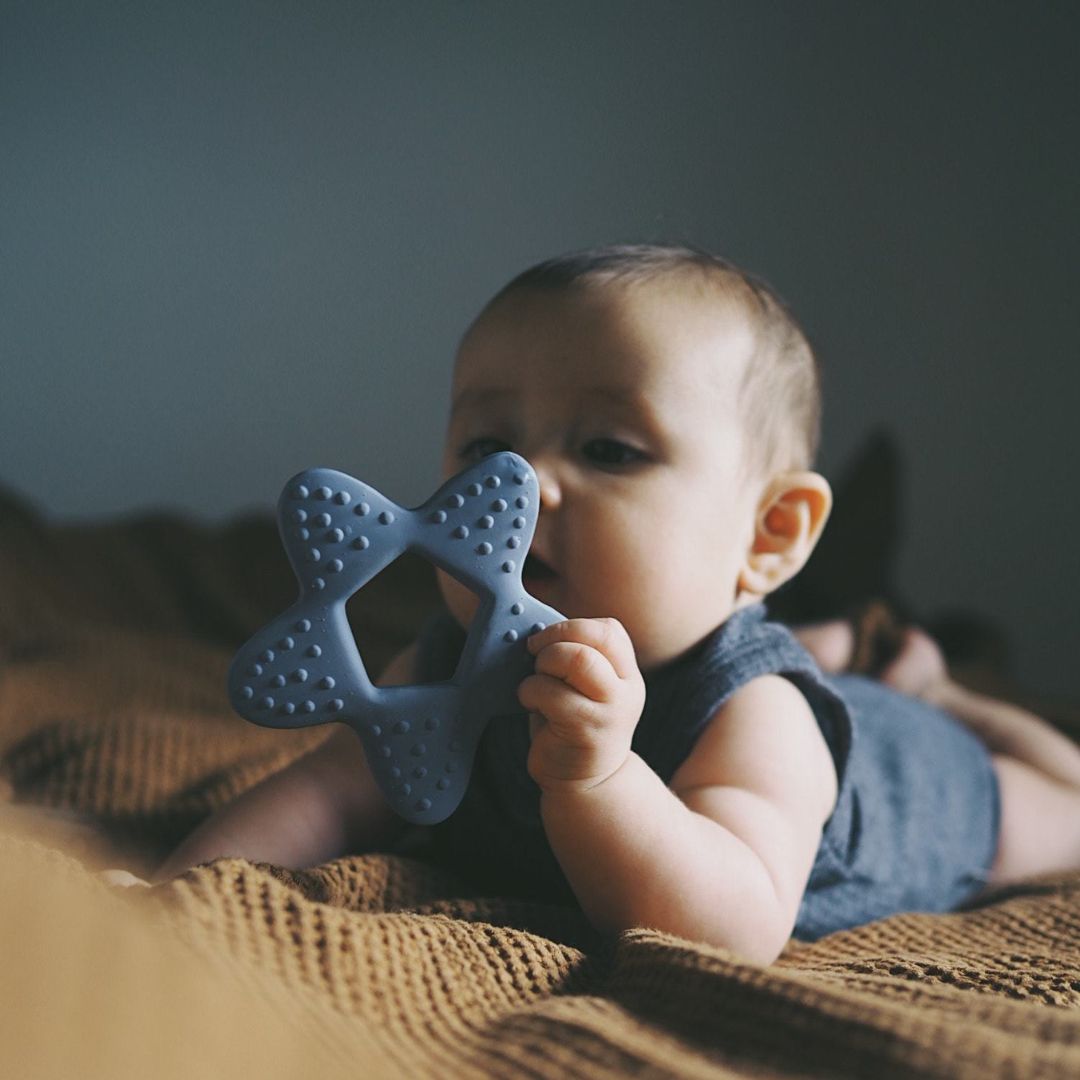 Filibabba Bidering - Stjerne naturgummi - babyblå