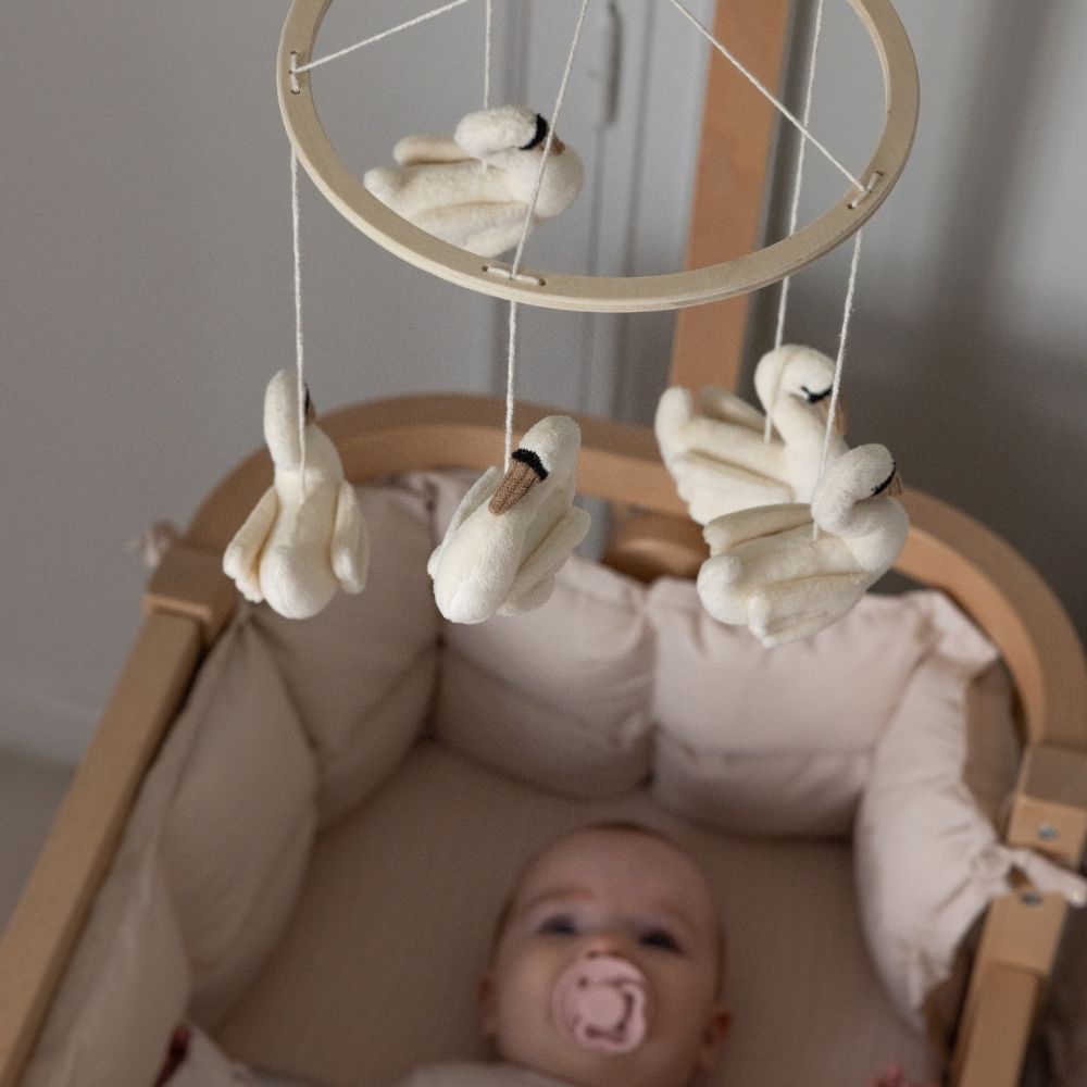 Sebra babymobil med svaner