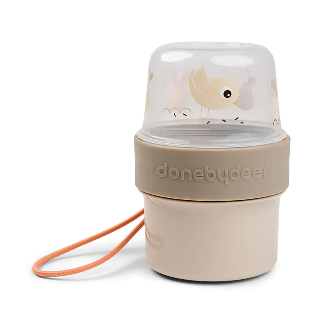 Utført av Deer To go 2-veis snacksbeholder Birdee Sand