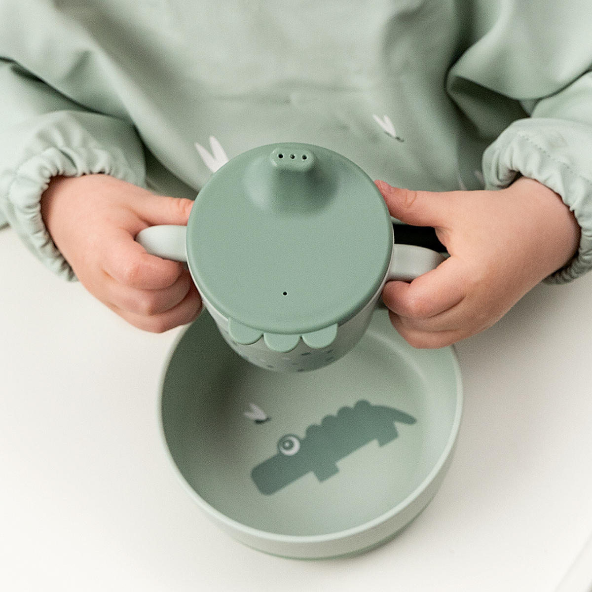 Utført av Deer Foodie tutekopp Happy dots Green