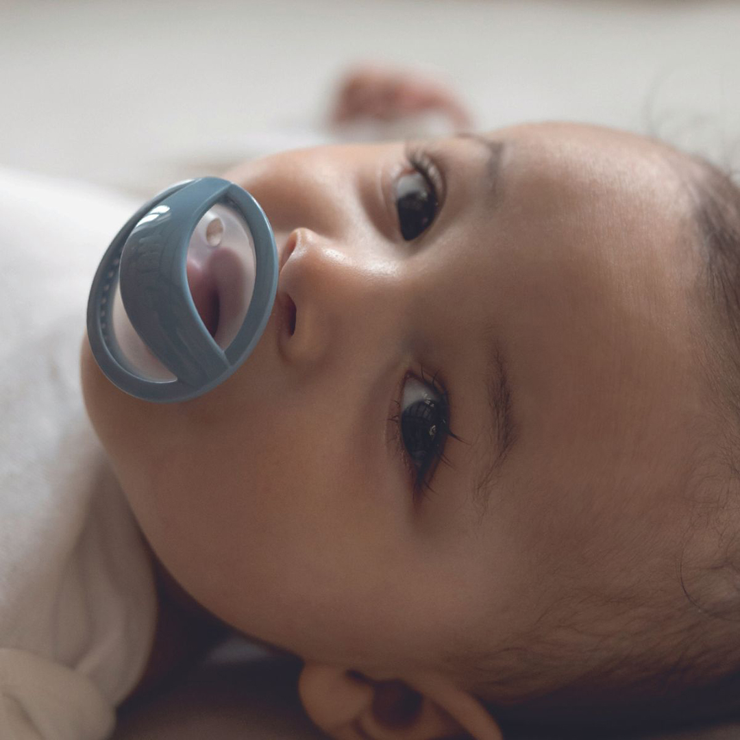 NUK smokk Mommyfeel silikon Blandet farger 0-9 m