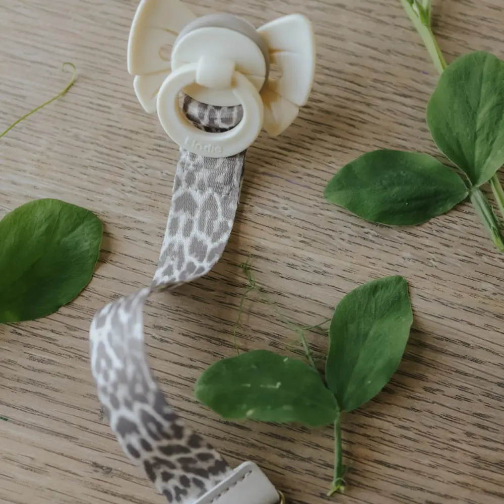 Elodie Binky Bow Smokk Havre Hvit En størrelse