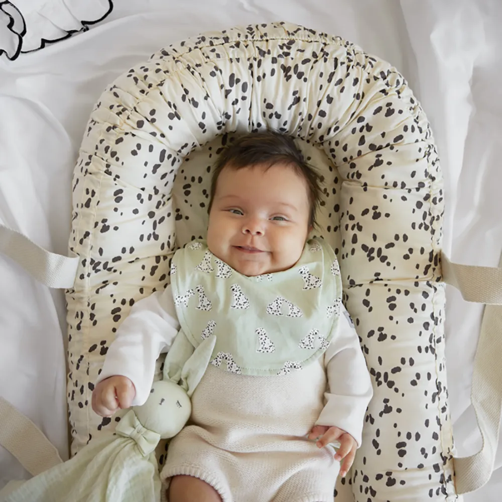 Elodie Baby Nest Dalmatiner prikker