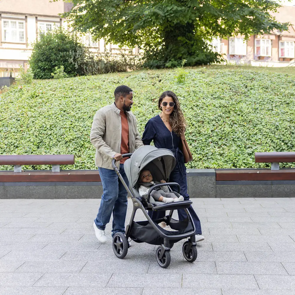 Joie Finiti Eclipse 4 i 1 kompakt barnevogn