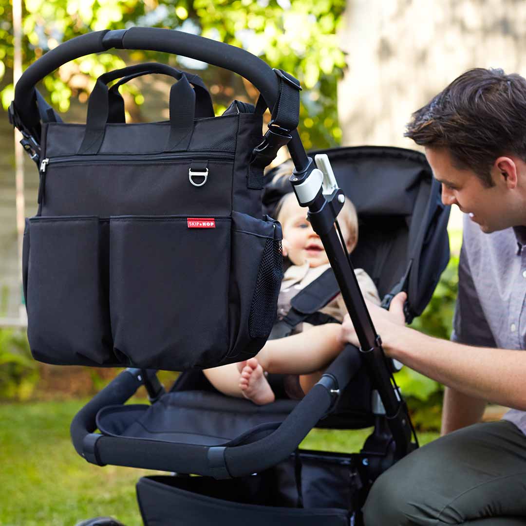 Skip Hop Duo Signature stelleveske svart
