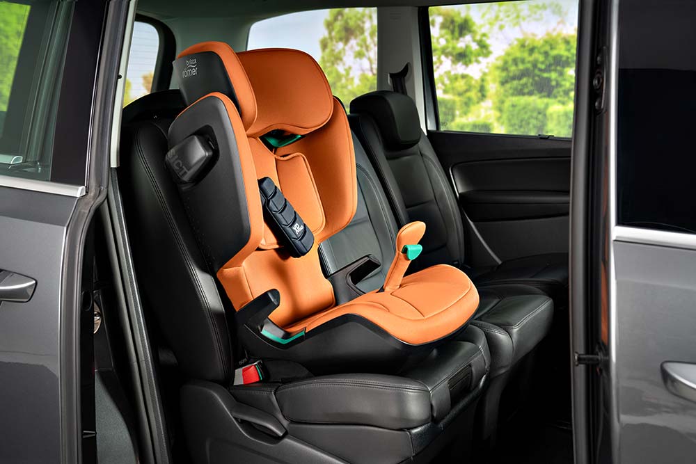 Britax KIDFIX i-SIZE Cosmos svart