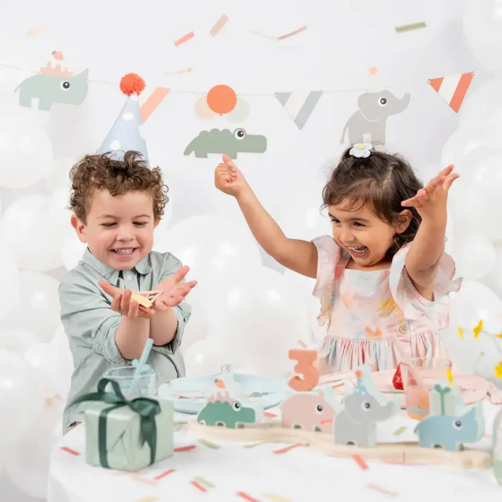 Done by Deer Garland Celebration Fargemiks