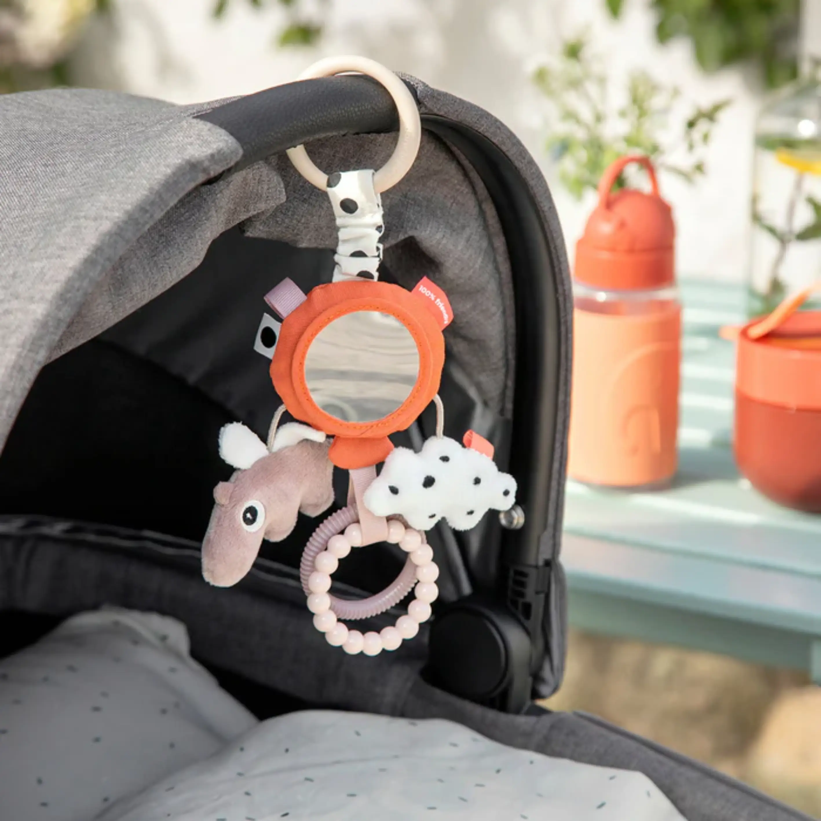 Done by Deer Aktivitetsleksak Happy clouds Papaya