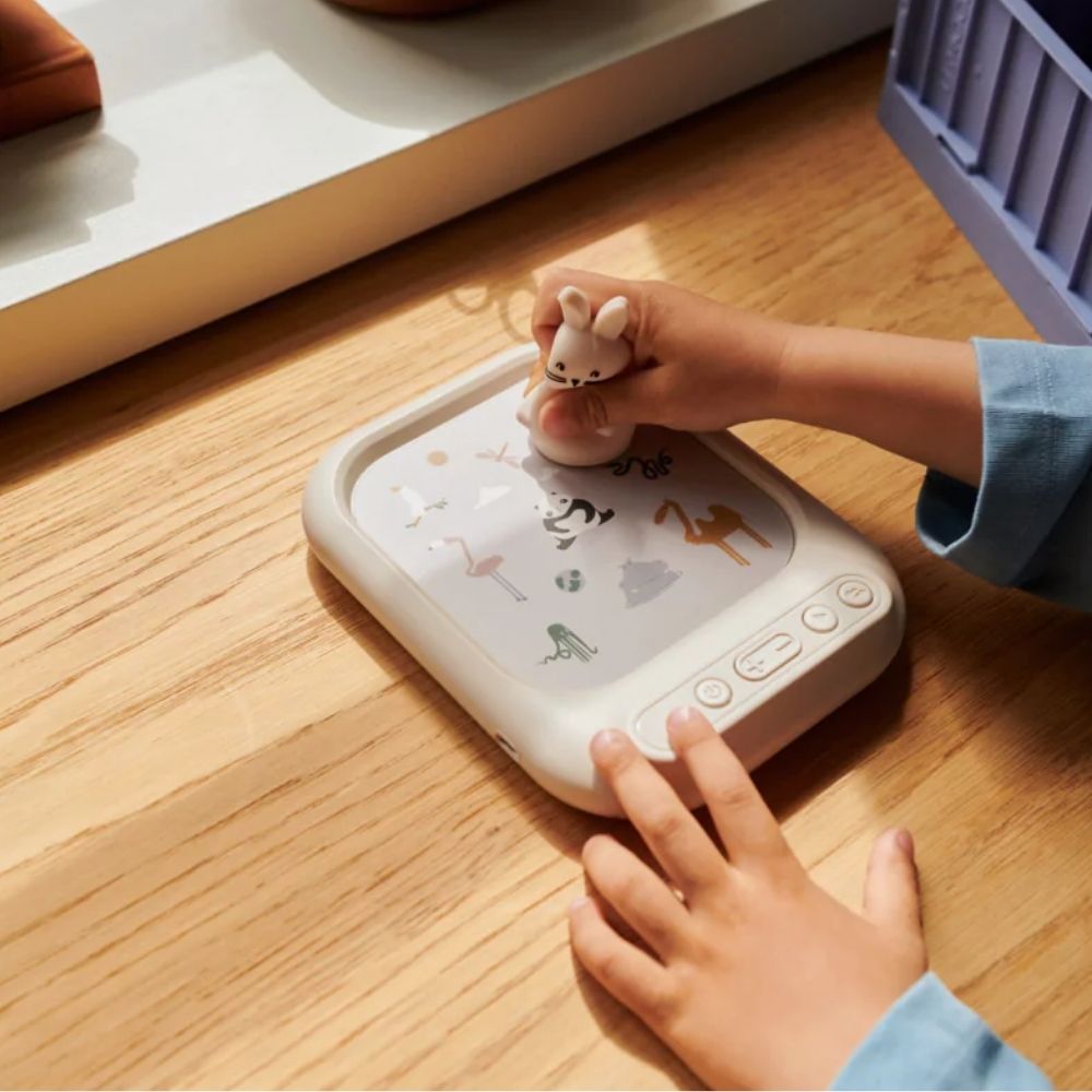 Liewood Archie aktivitets- og lydtavle – Sandy