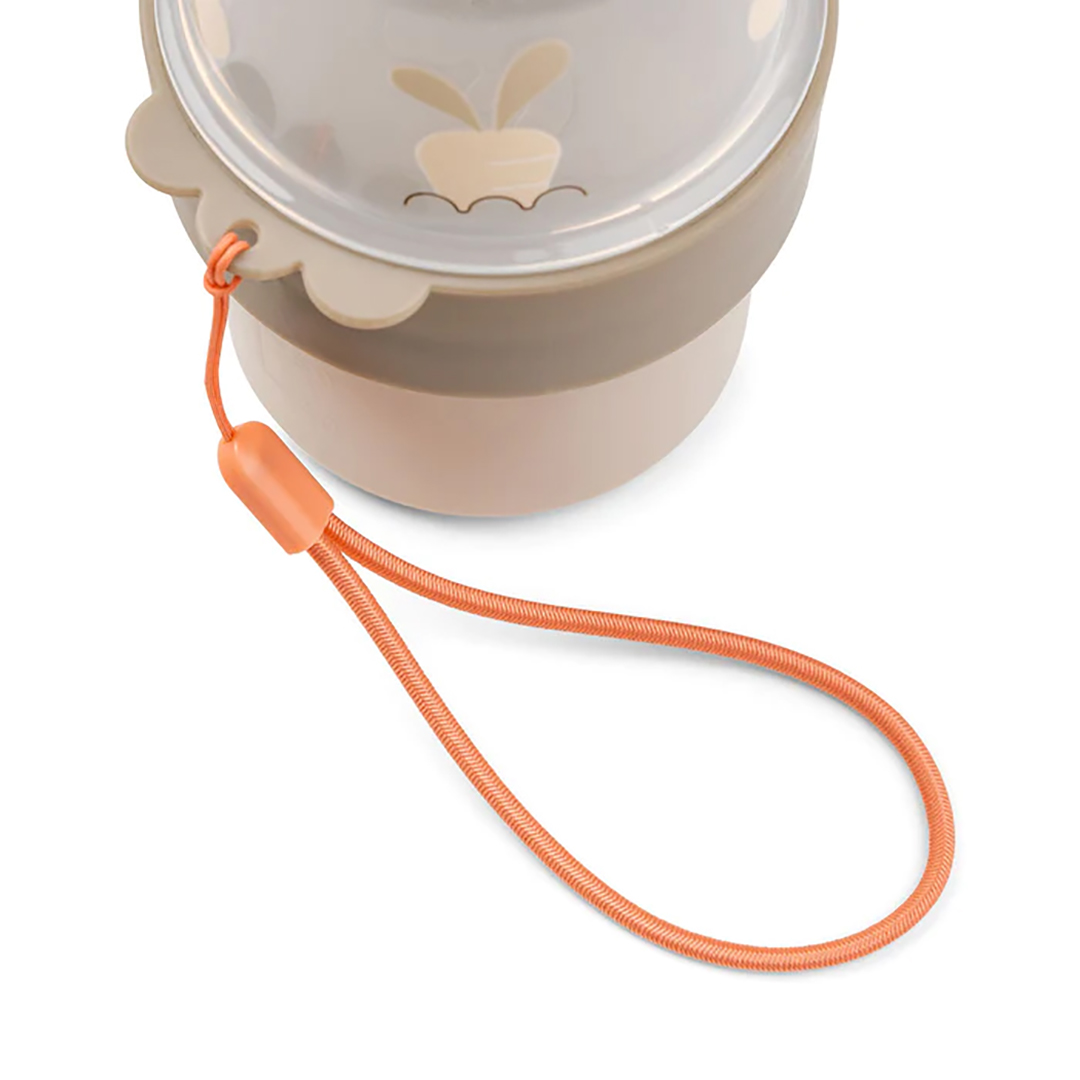 Utført av Deer To go 2-veis snacksbeholder Birdee Sand