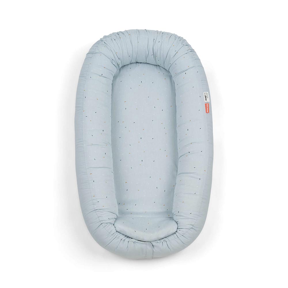 Done by Deer Koselig babynest Confetti Blue