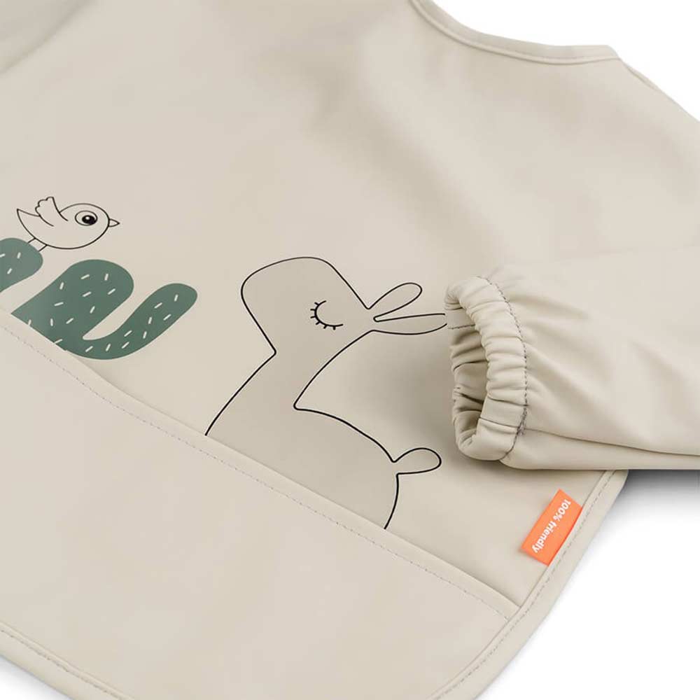 Utført av Deer bib med lomme Lalee Sand