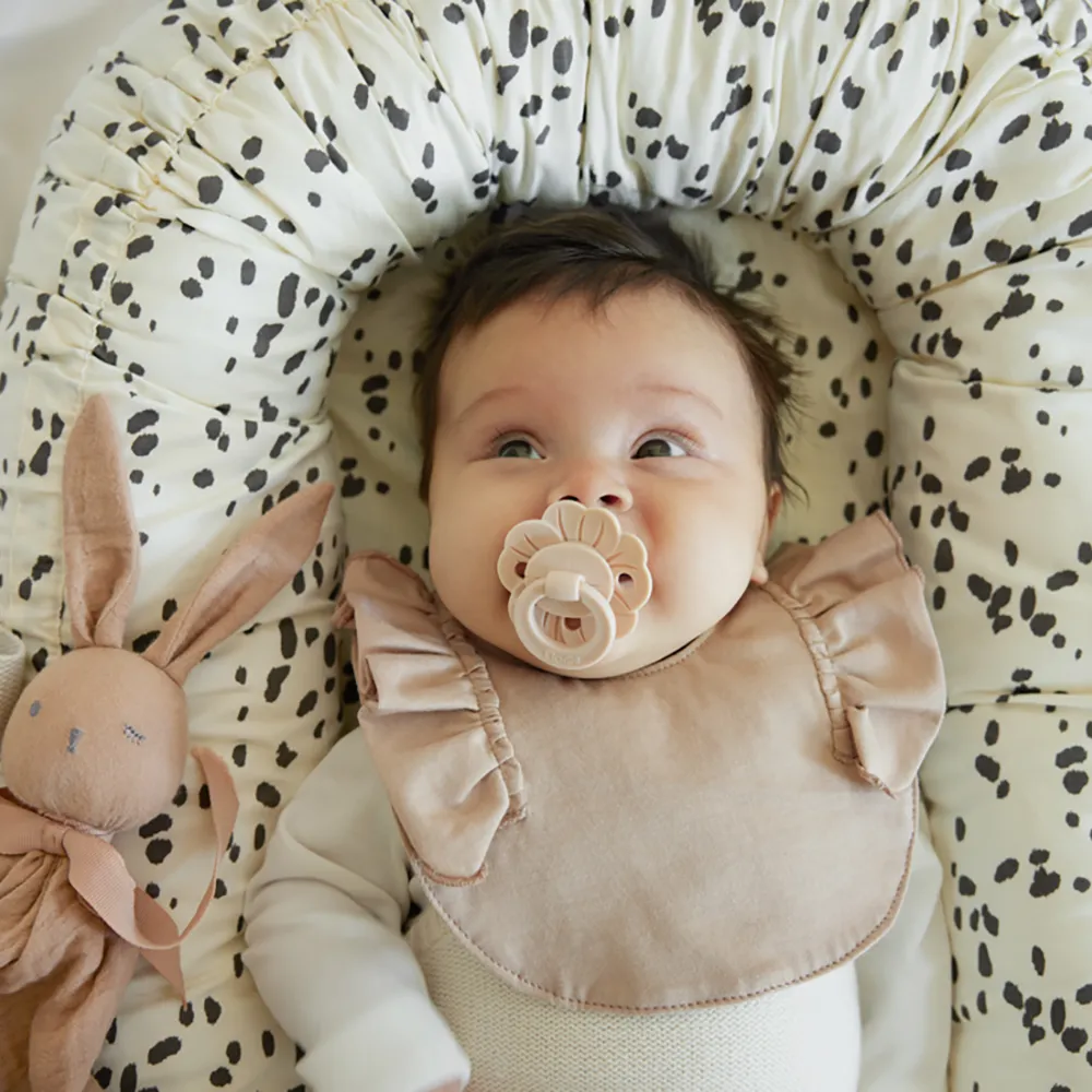 Elodie Baby Nest Dalmatiner prikker