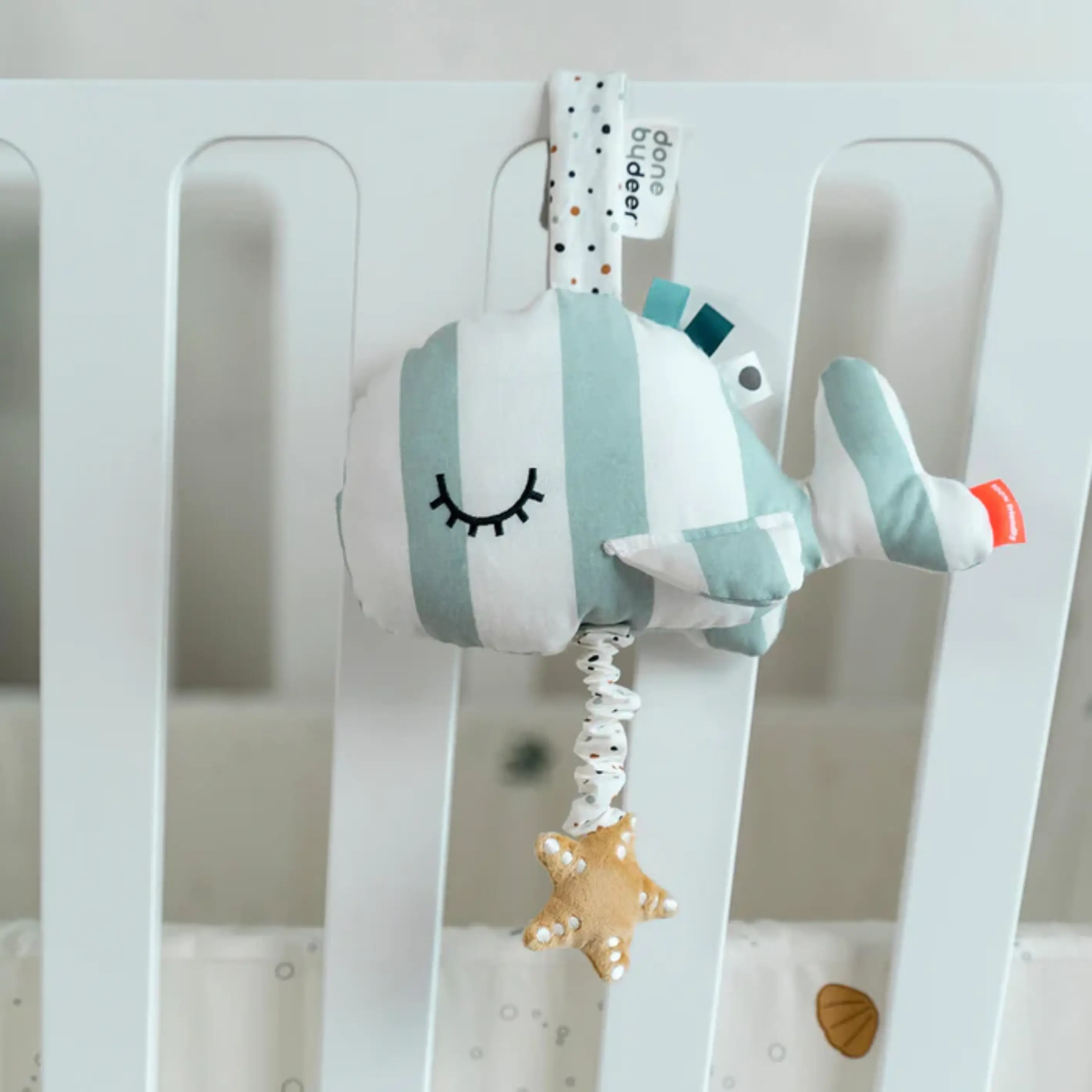 Done by Deer Musikalsk leketøy Wally Blå