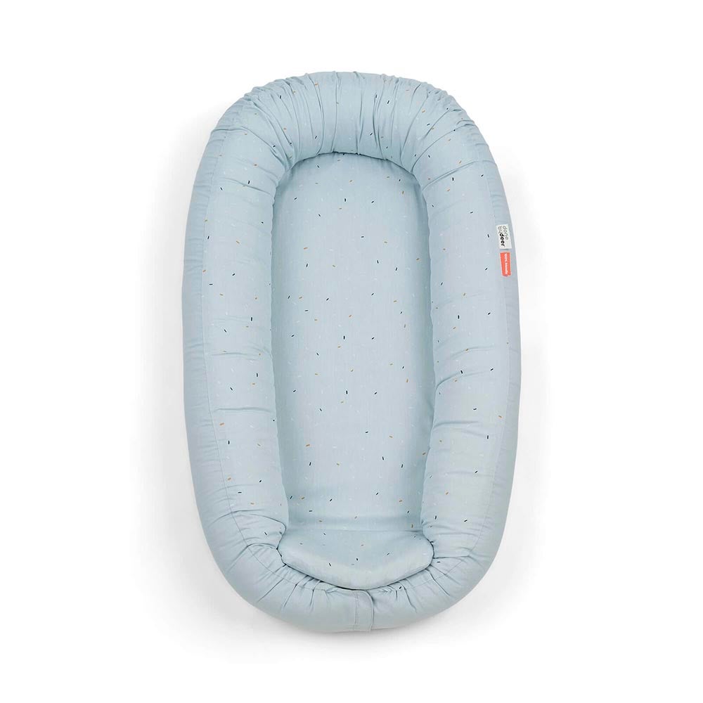 Done by Deer Koselig babynest Confetti Blue
