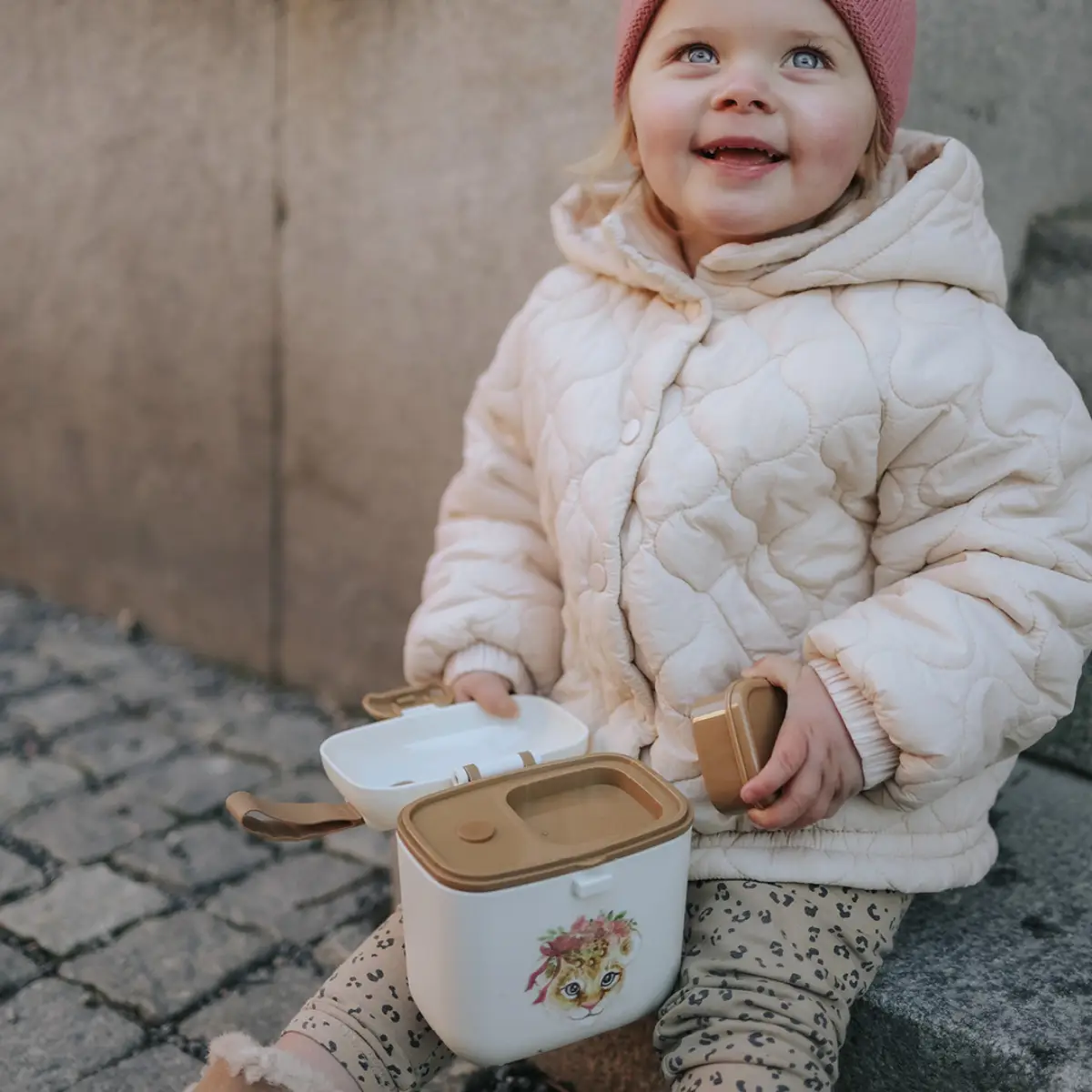 Elodie Details matboks med snackbeholder – Rosy Bow Leo