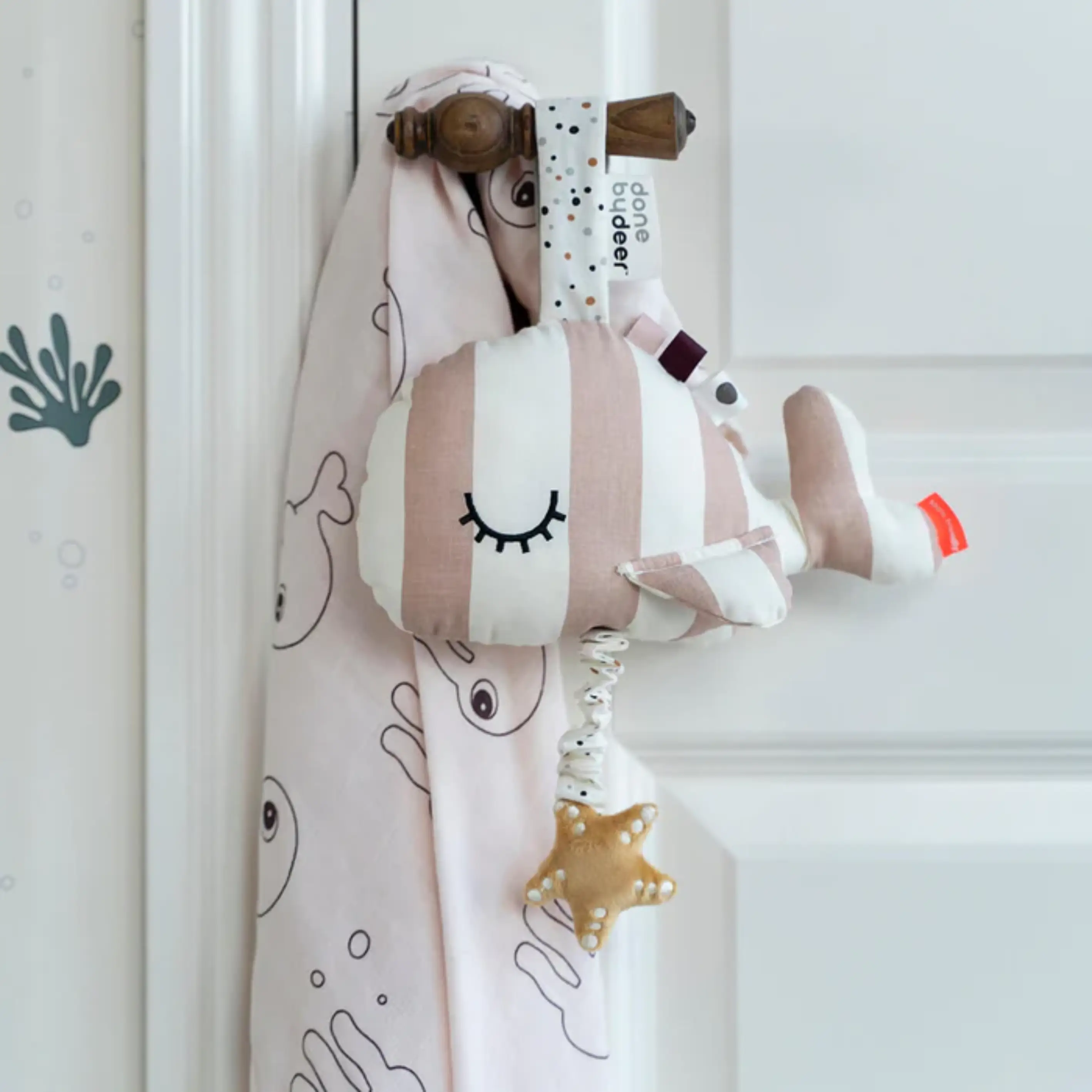 Done by Deer Musikalsk leketøy Wally Powder