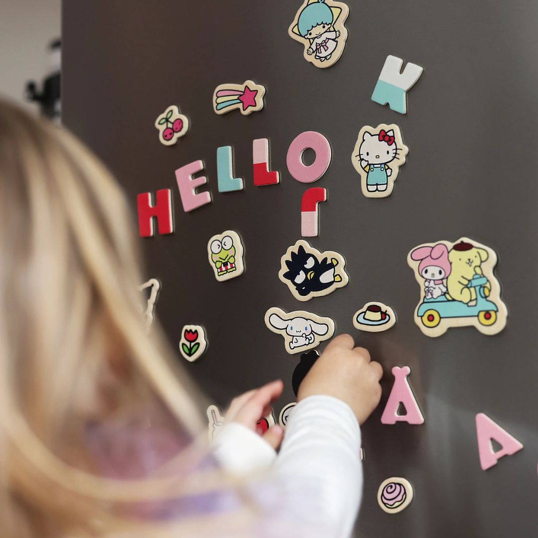 Hello Kitty-magneter med bokstaver