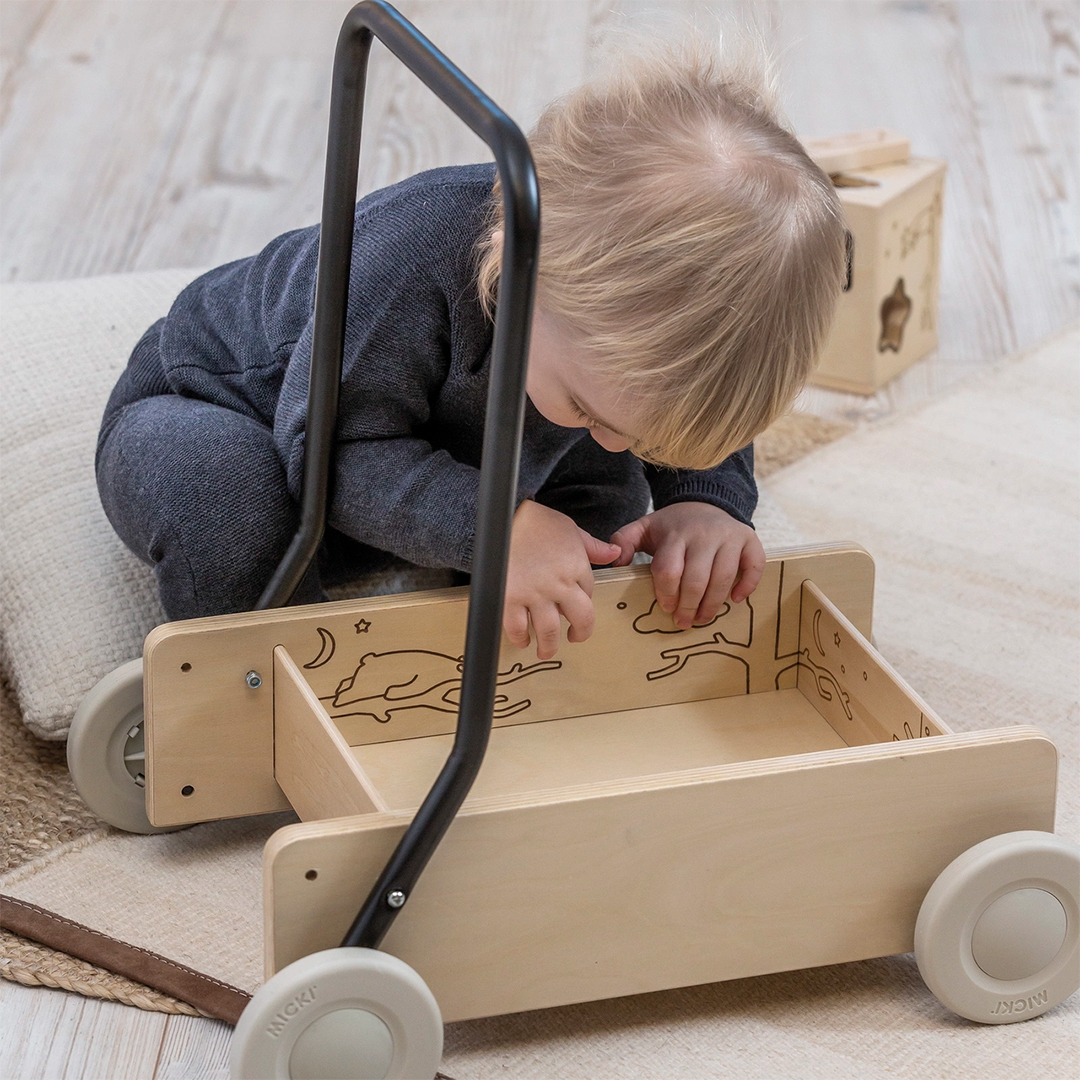 Micki Learning to walk-barnestol Premium Wood
