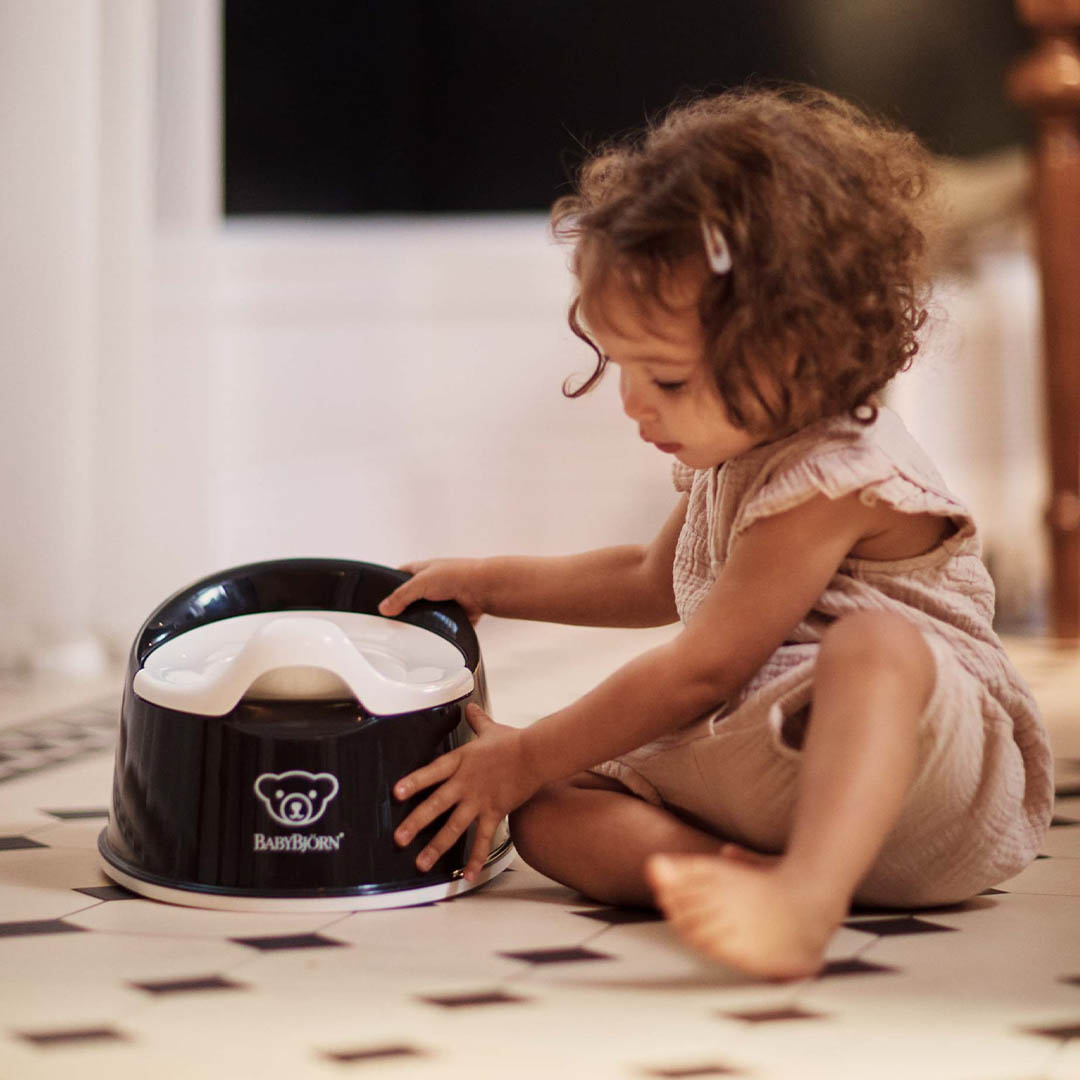 BabyBjörn Smart Potty Black/White
