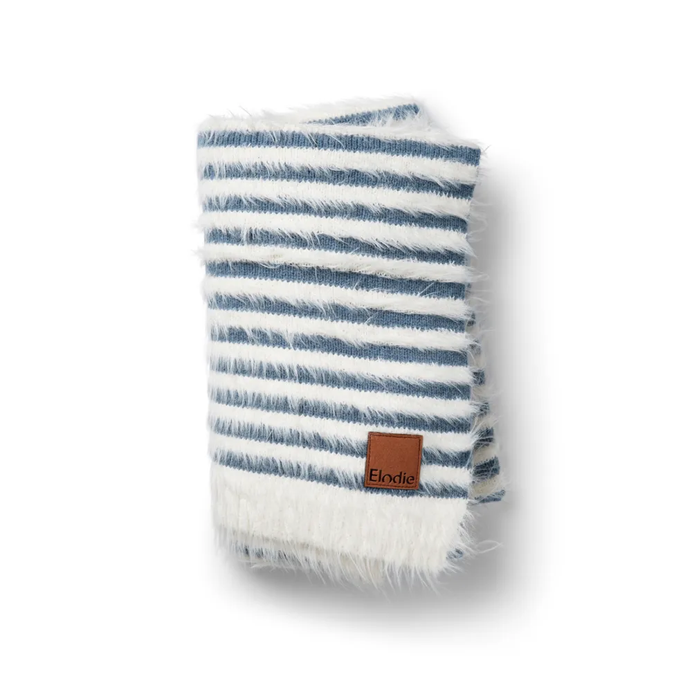 Elodie Furry Knit Teppe Berry Blue