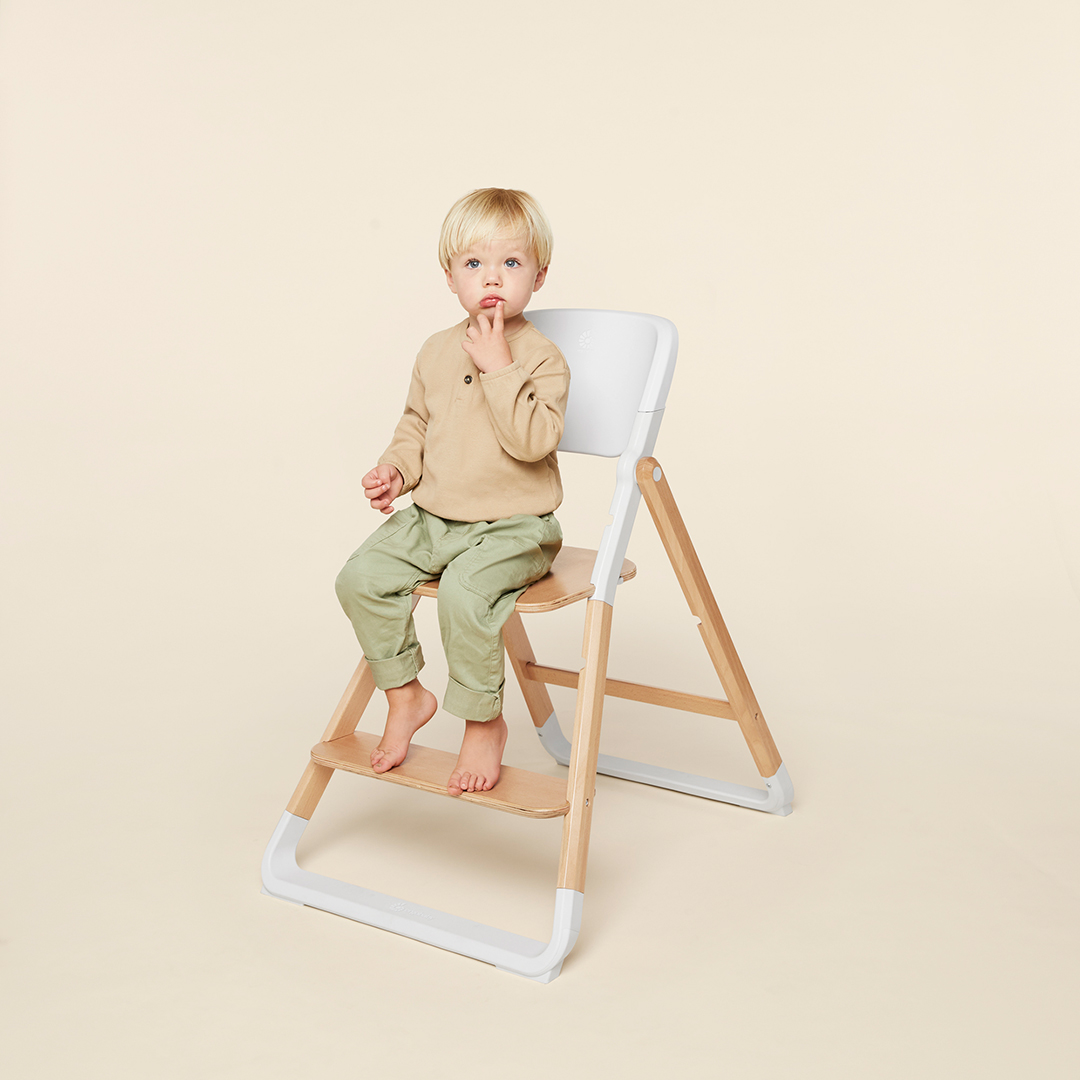Ergobaby Evolve spisestol i naturlig tre