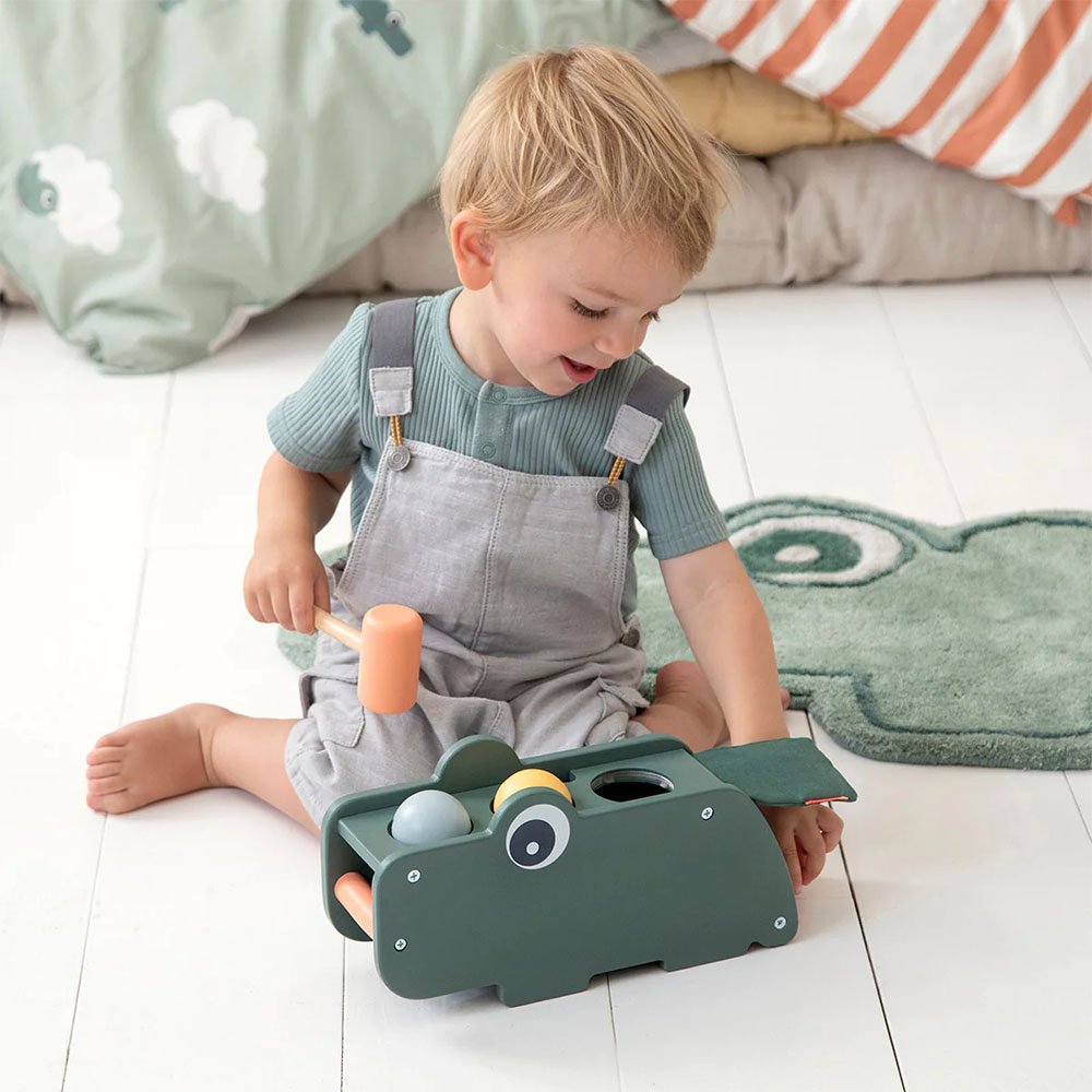 Utført av Deer bolt board Croco Green