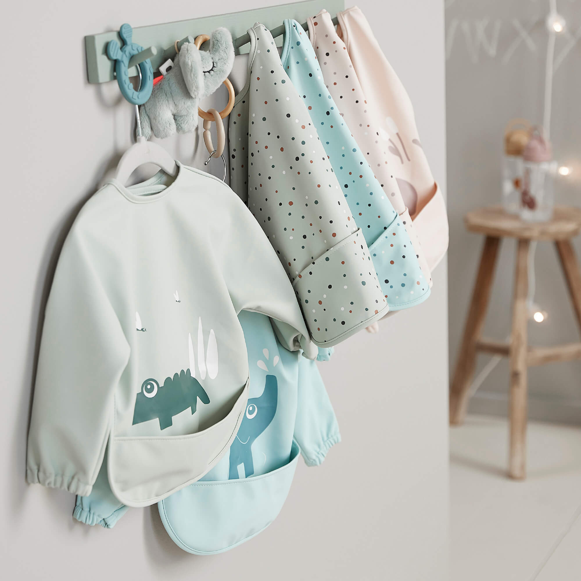 Done by Deer Smekke med erme Confetti Blue