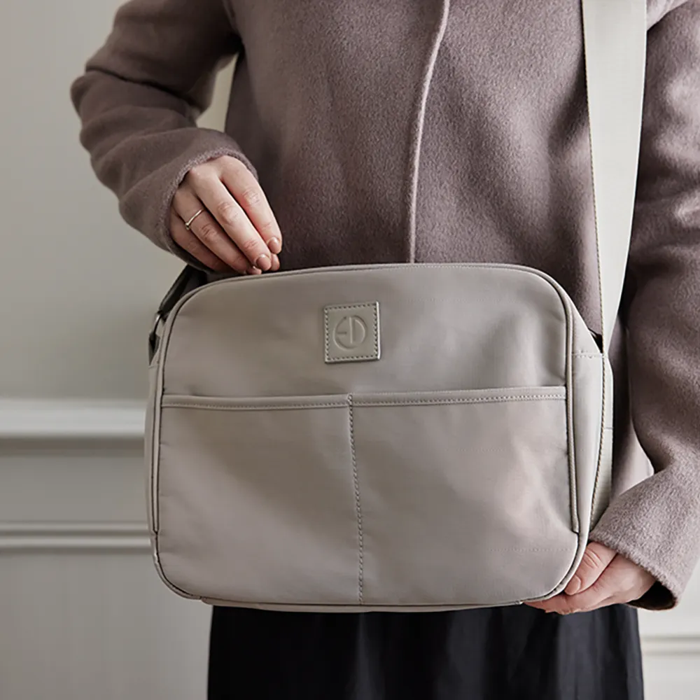 Elodie stelleveske Cross Body Moonshell