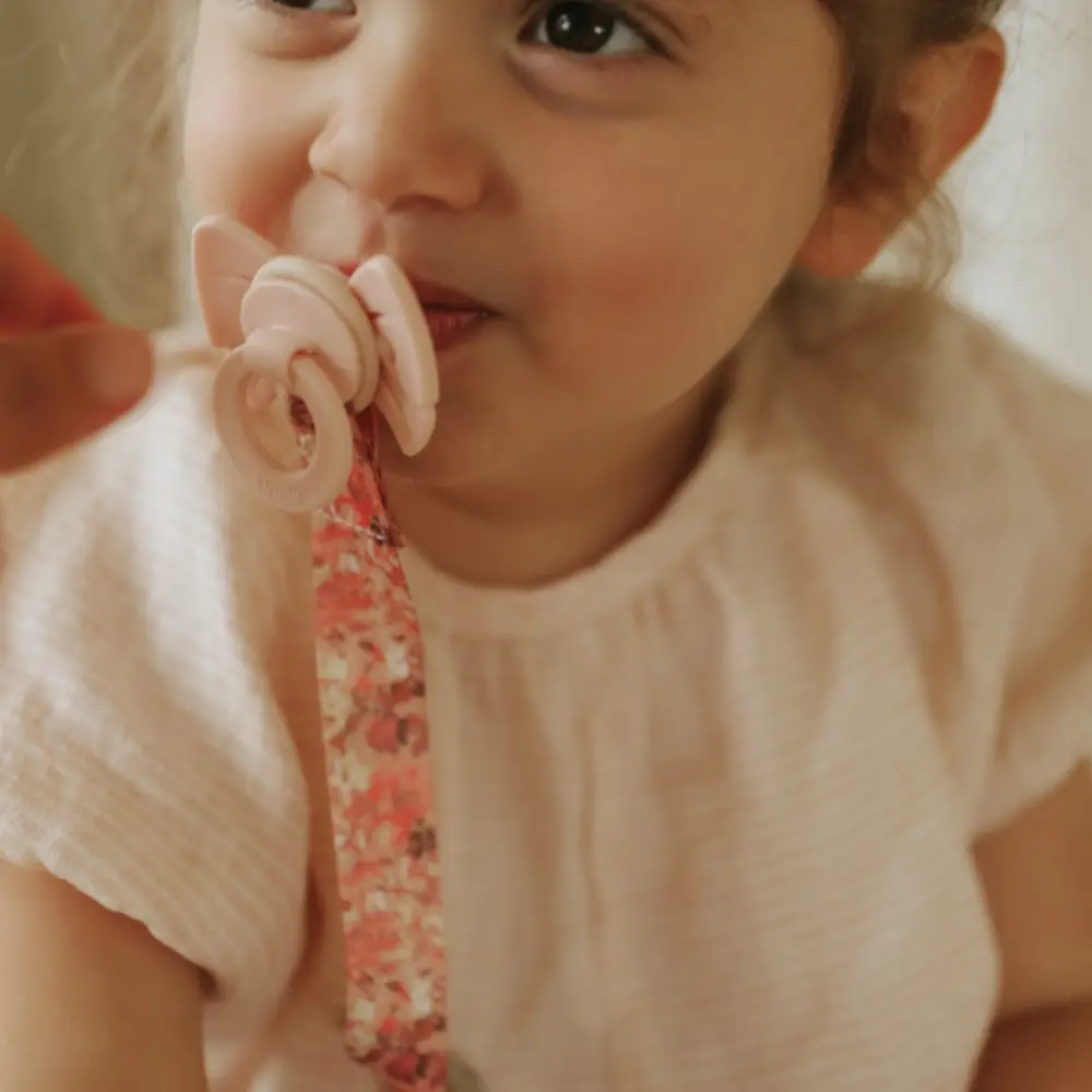  Elodie Smokkholder Wood River Rose