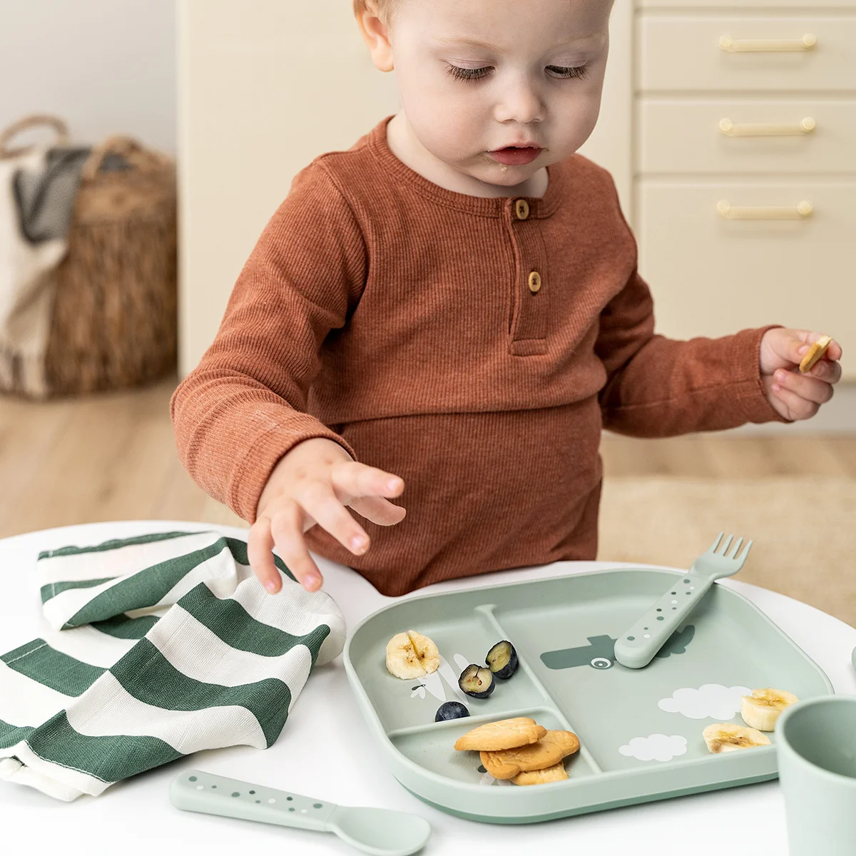 Done by Deer Foodie plate med rom Croco Green