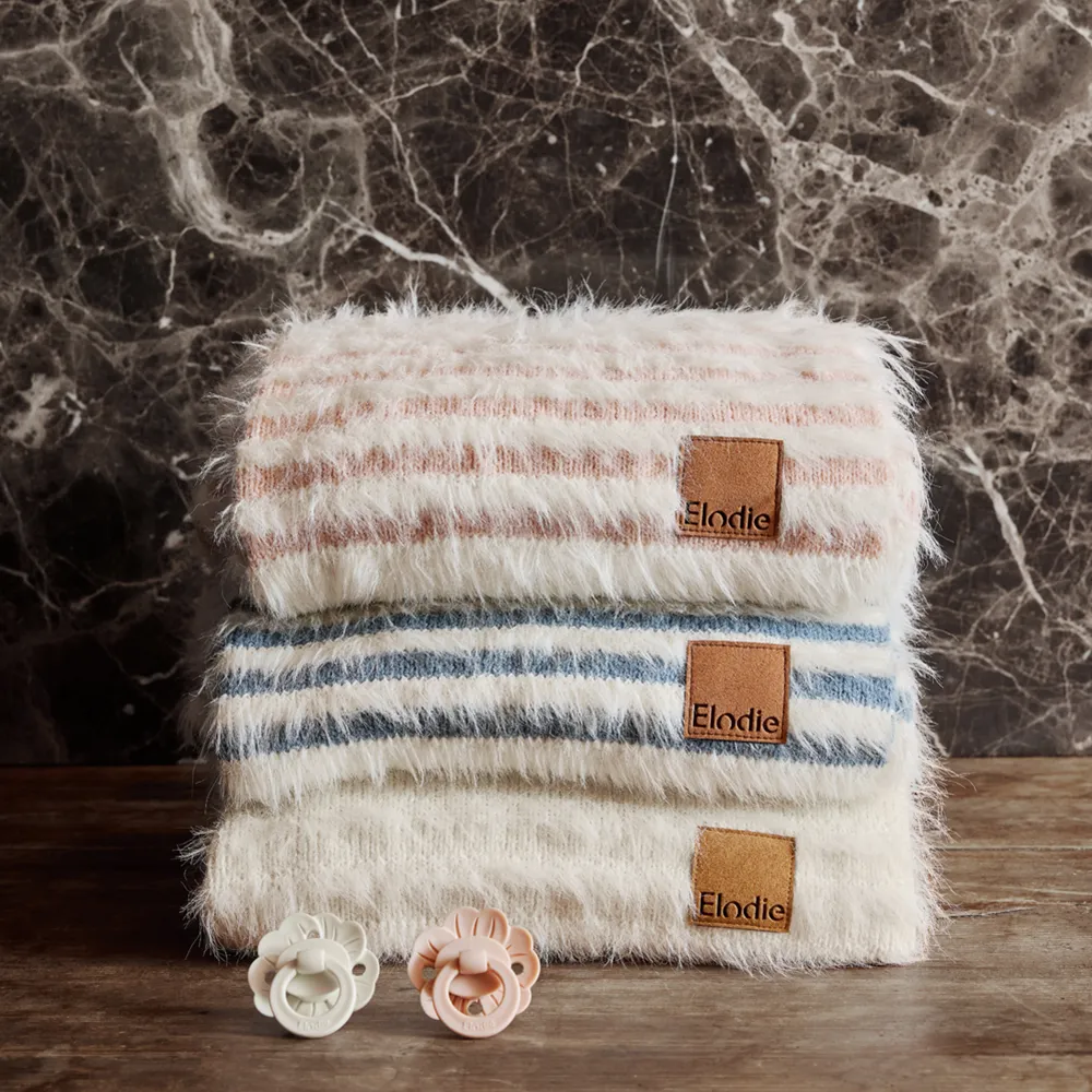 Elodie Furry Knit Teppe Vanilla White